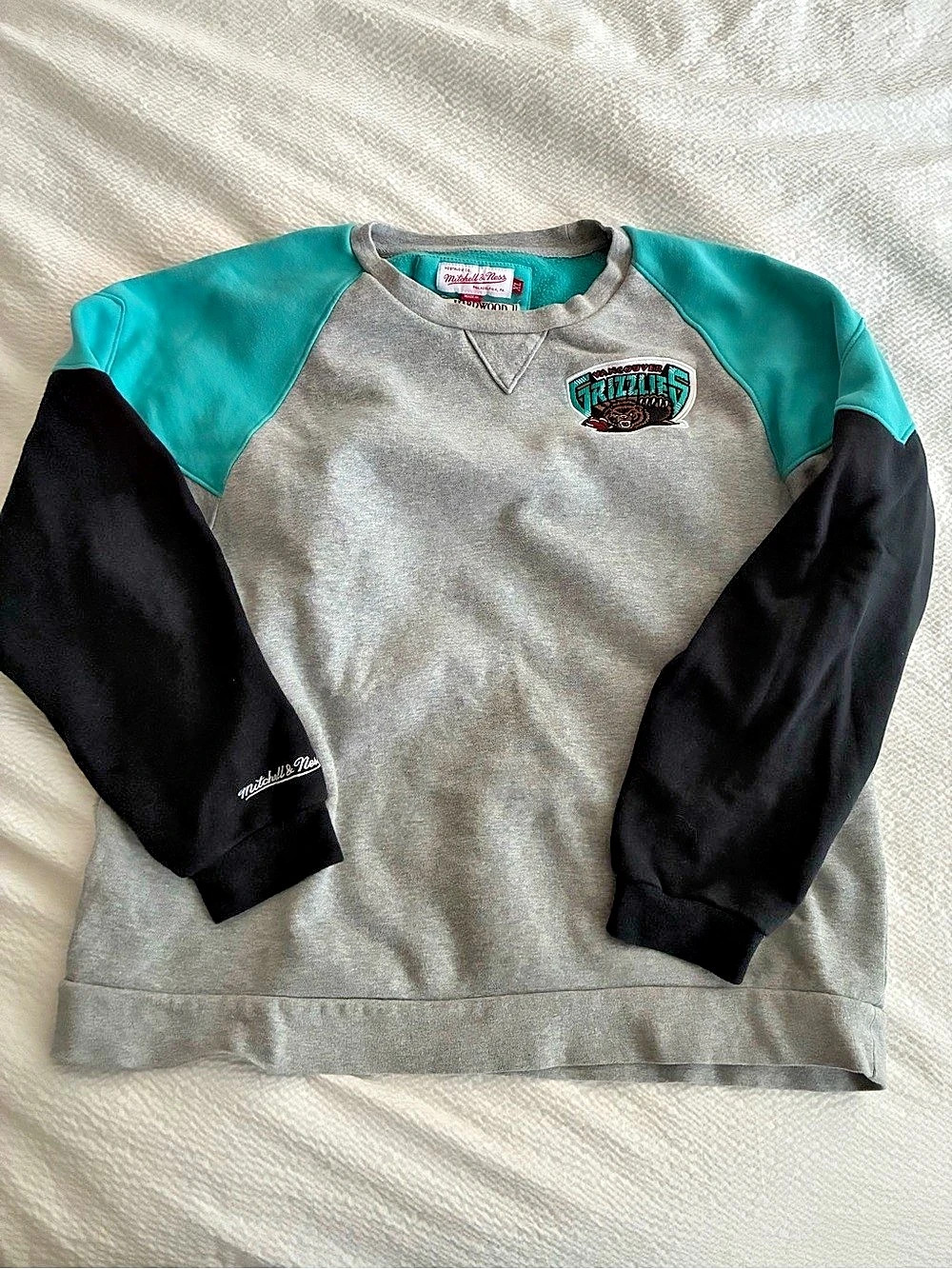 Mitchell & Ness Vancouver Grizzlies vintage sweatshirt